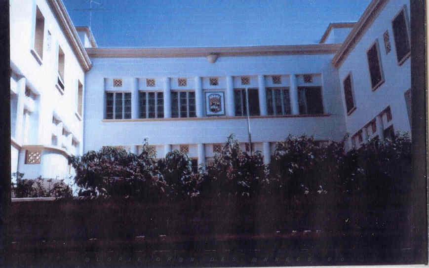 04 ECOLE JULES RENARD 2002 VUE DEPUIS LA RUE D ARZEW.JPG